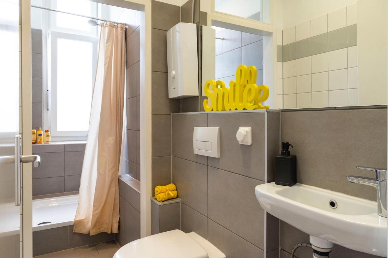 Central +3Br +Big Living Room Next To U-Station ベルリン エクステリア 写真